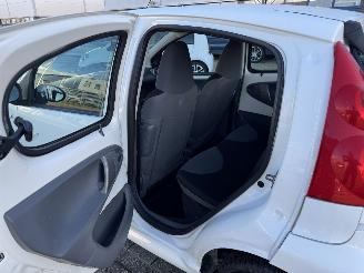 Peugeot 107 1.0 12V XR AIRCO picture 10