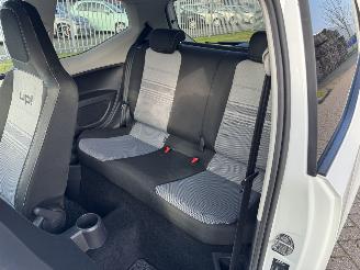 Volkswagen Up! White Up Navi picture 12