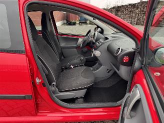 Peugeot 107 1.0 12V XS  AIRCO picture 17