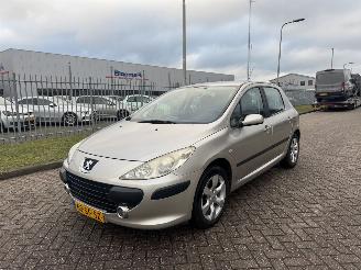 Schadeauto Peugeot 307 2.0 16V AUTOMAAT 2006/1