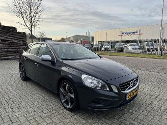 Schadeauto Volvo V-60 1.6 T3 R-Design 2013/8