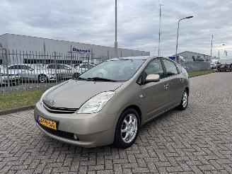 Schadeauto Toyota Prius 1.5 VVT-i  57Kw Airco - Navi 2005/7