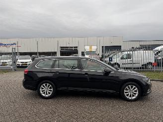 Volkswagen Passat 1.6 TDI Clima - Navi picture 2