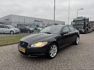 Schadeauto Jaguar XF 3.0 D V6 Luxury 2011/2