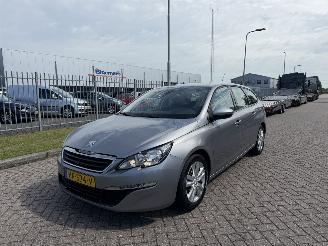 Schadeauto Peugeot 308 1.6 BlueHDI 88kw Clima - Navi 2015/10