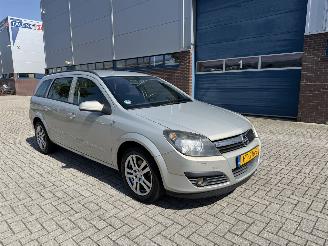 skadebil auto Opel Astra 1.6 77Kw AIRCO 2006/1