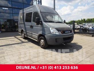 Coche siniestrado Iveco Daily New Daily IV, Van, 2006 / 2011 35C14V, C14V/P, S14C, S14C/P, S14V, S14V/P 2010/8