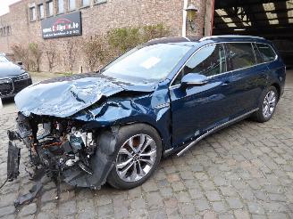 Schadeauto Volkswagen Passat GTE 2021/1