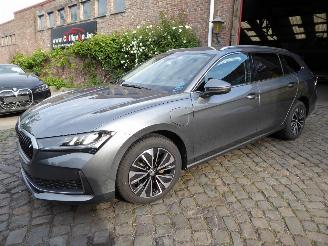 Schadeauto Skoda Superb Combi 1.5 TSI iV 150kW Selection 2025/1