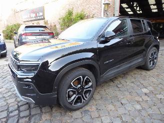 krockskadad bil auto Jeep Avenger Summit 2023/10