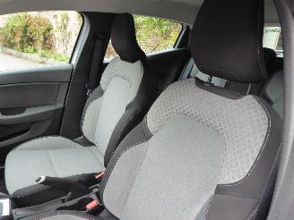 Renault Clio Evolution Hybrid automatic picture 17