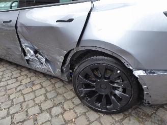 Tesla Model Y Long Range Dual AWD picture 8