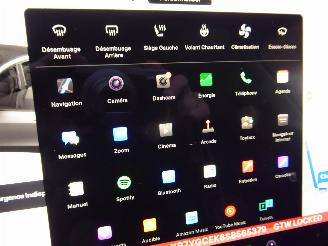 Tesla Model Y Long Range Dual AWD picture 22