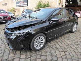 Auto incidentate Renault Clio Evolution 2025/5