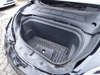 Tesla Model Y Long Range Dual AWD picture 6