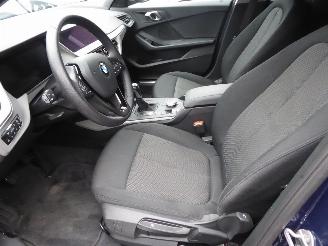 BMW 1-serie 116 d Advantage picture 12