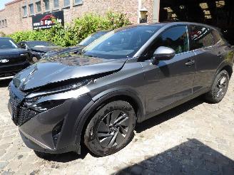 krockskadad bil auto Nissan Qashqai N-Connecta 2025/3