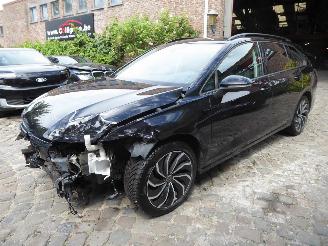Damaged car Volkswagen Golf Variant Life 2022/6