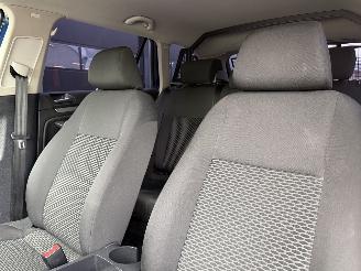 Volkswagen Golf 1.6 TDI Navi picture 8