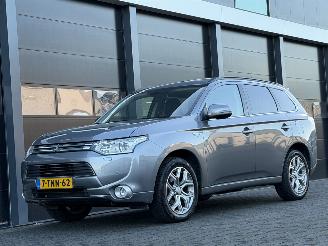 Gebrauchtwagen PKW Mitsubishi Outlander 2.0 PHEV instyle Dak Camera Leer 2014/4