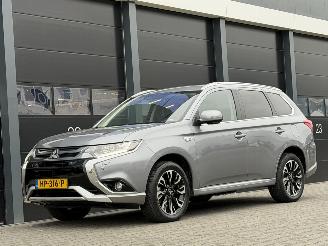 ojeté vozy osobní automobily Mitsubishi Outlander 2.0 PHEV Executive Edition Camera Leer 2015/12