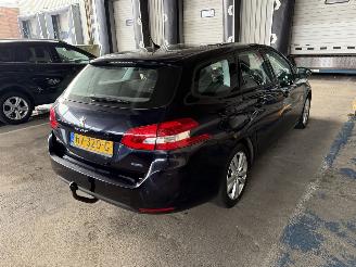 Peugeot 308 1.6 BlueHDI Blue picture 3