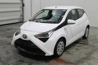 Coche siniestrado Toyota Aygo  2021/8