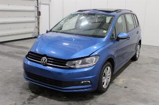 Damaged car Volkswagen Touran  2021/4