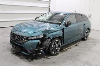 krockskadad bil auto Peugeot 308  2024/2
