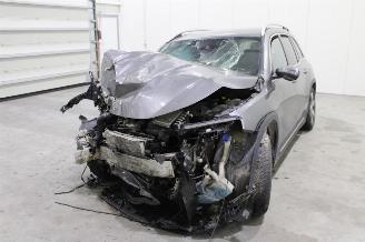 Damaged car Mercedes GLB 200 2021/6