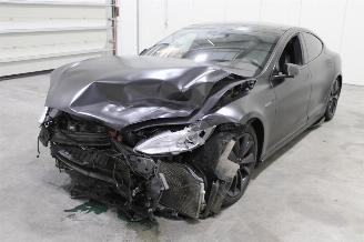 Unfallwagen Tesla Model S  2015/3