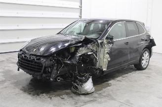 uszkodzony samochody osobowe Porsche Cayenne  2015/5