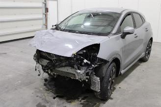 krockskadad bil auto Ford Puma  2023/10
