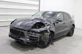 uszkodzony samochody osobowe Porsche Macan  2018/3