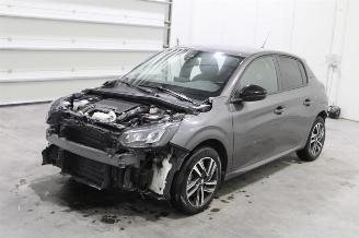 Damaged car Peugeot 208  2024/1