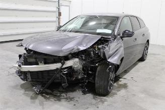 Damaged car Peugeot 308  2023/4