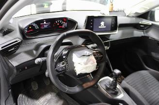 Peugeot 208  picture 9