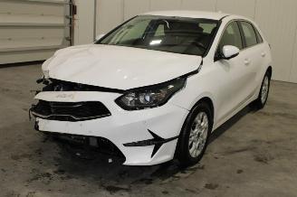 Unfallwagen Kia Cee d cee'd 2024/9