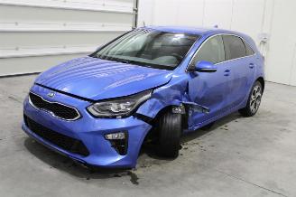 Voiture accidenté Kia Cee d cee'd 2019/1