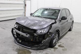 krockskadad bil auto Peugeot 208  2022/9