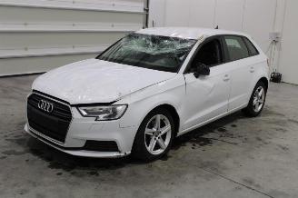 uszkodzony samochody osobowe Audi A3  2019/6