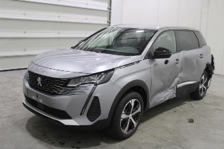 Damaged car Peugeot 5008  2024/4
