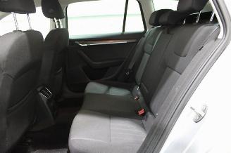 Skoda Octavia  picture 12
