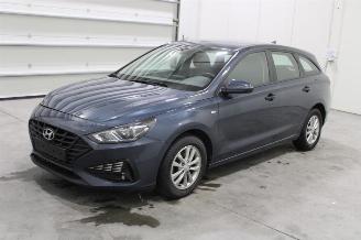 krockskadad bil auto Hyundai I-30 i30 2022/8