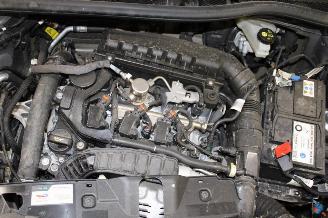 Peugeot 2008  picture 14