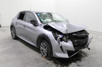 Peugeot 208  picture 2