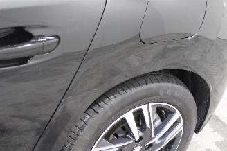 Peugeot 208  picture 9