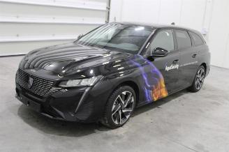 damaged passenger cars Peugeot 308  2024/11