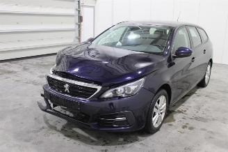 Damaged car Peugeot 308  2019/5