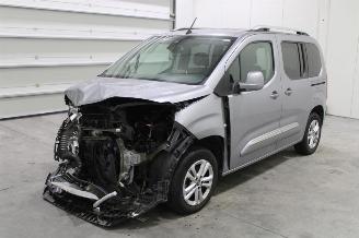 Vaurioauto  passenger cars Toyota ProAce CITY 2021/11